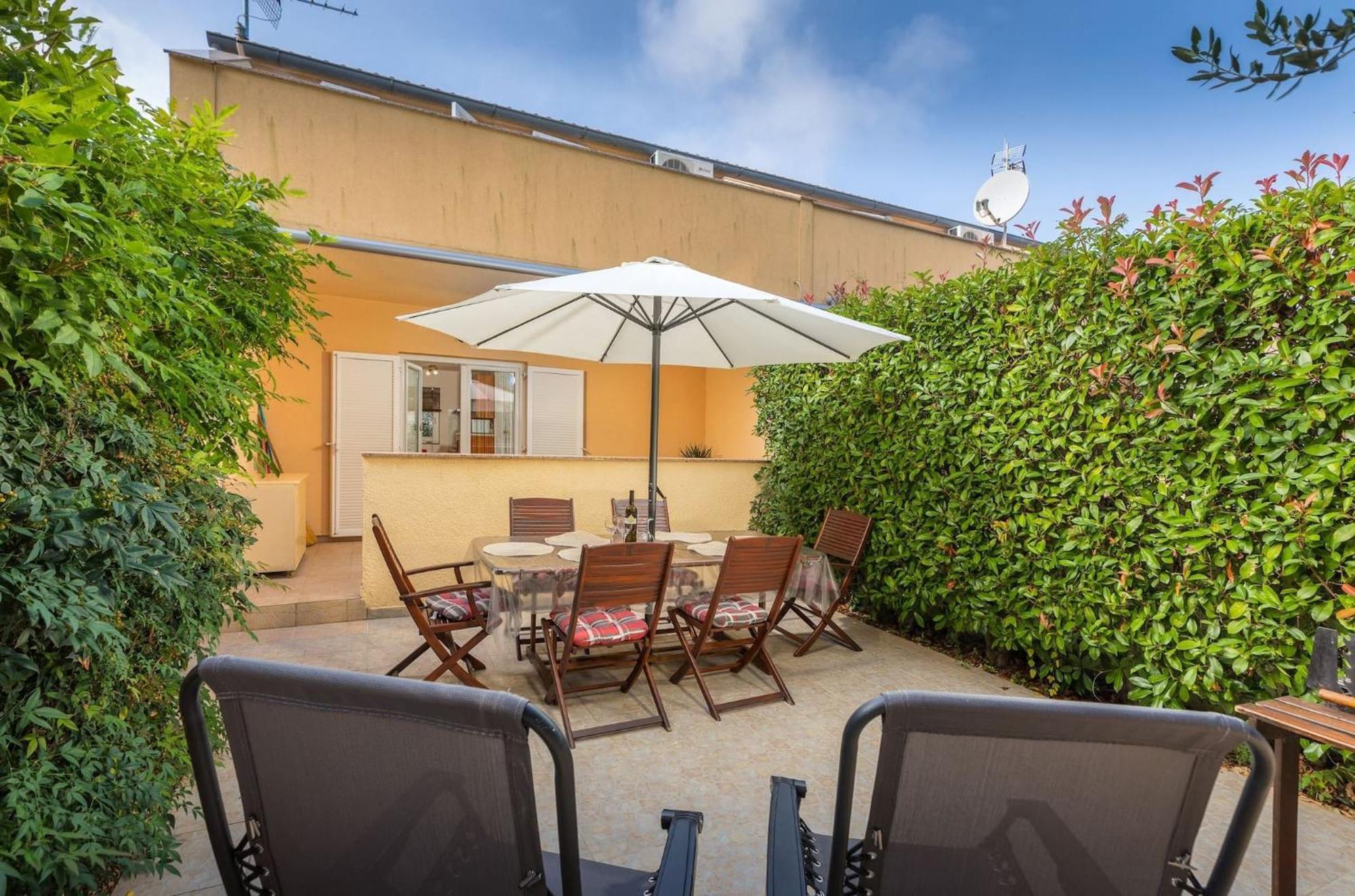 Ližnjan Apartment Buneta With Relaxing Outdoor Area מראה חיצוני תמונה