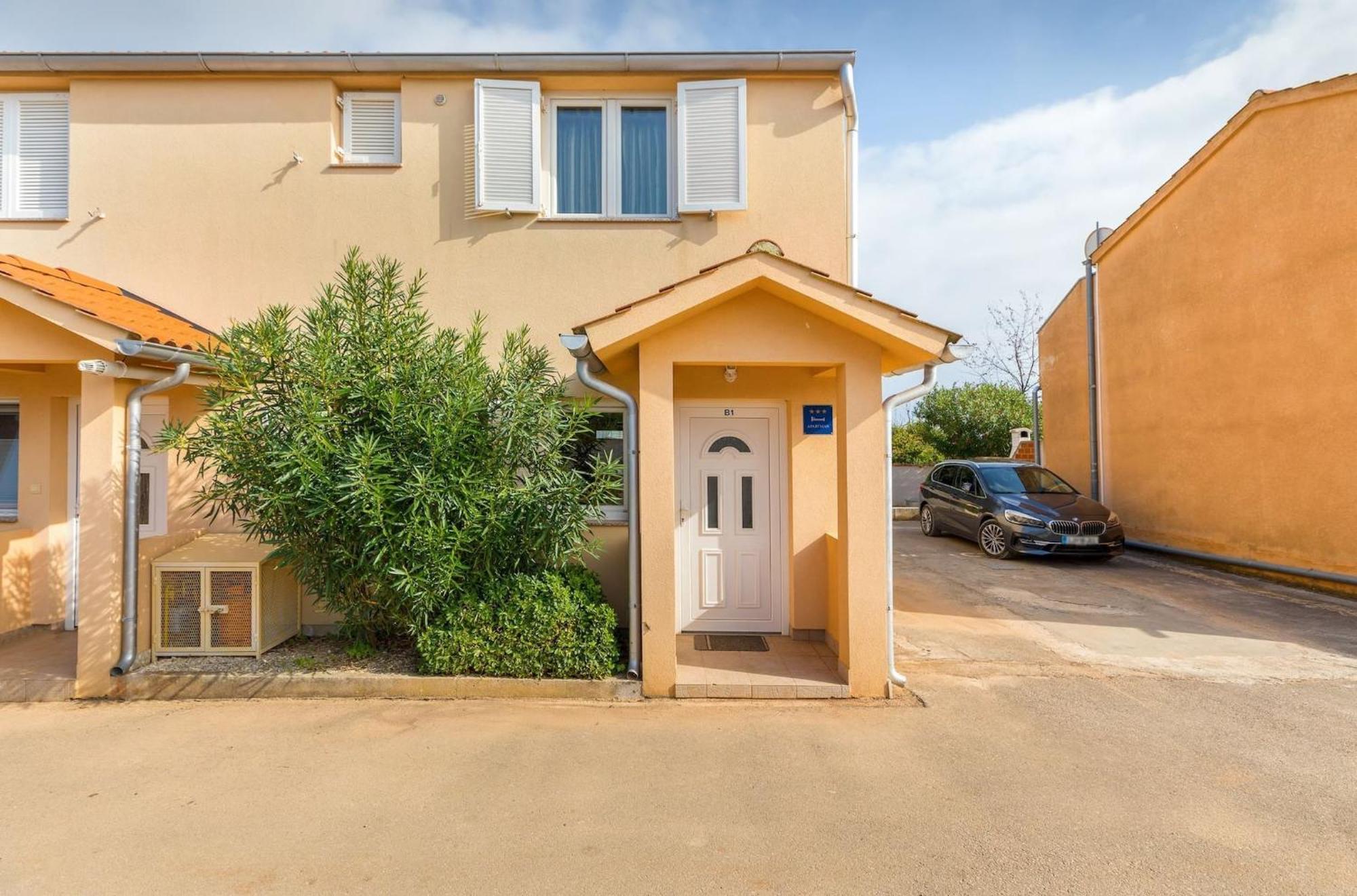 Ližnjan Apartment Buneta With Relaxing Outdoor Area מראה חיצוני תמונה